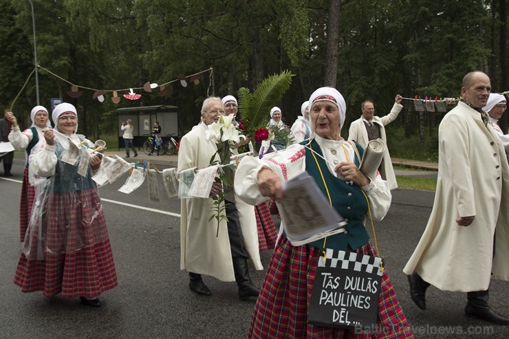 Saulkrastu svētku gājiens veltīts kino tematikai 155823