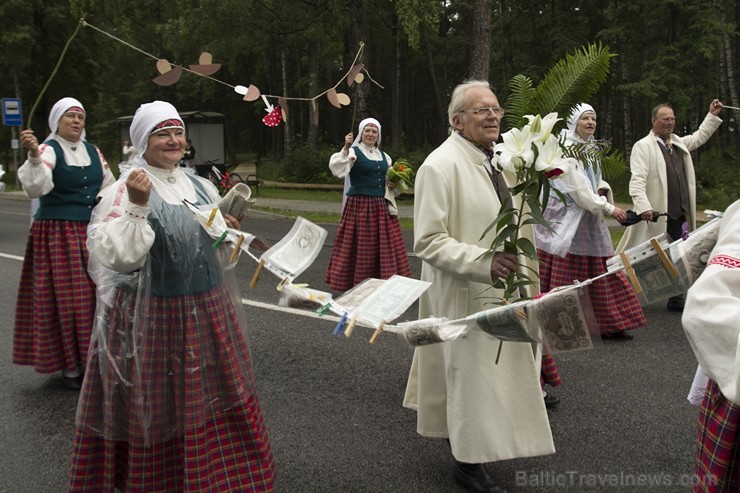 Saulkrastu svētku gājiens veltīts kino tematikai 155824