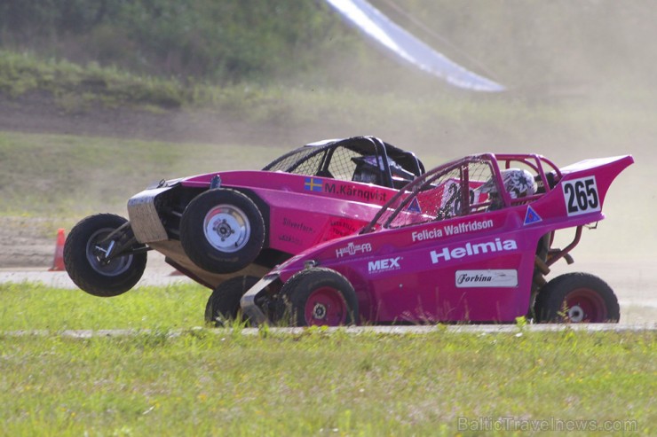 Ar spraigām cīņām sporta kompleksā 333 skatītājus priecē NEZ rallijkrosa čempionāts 155908