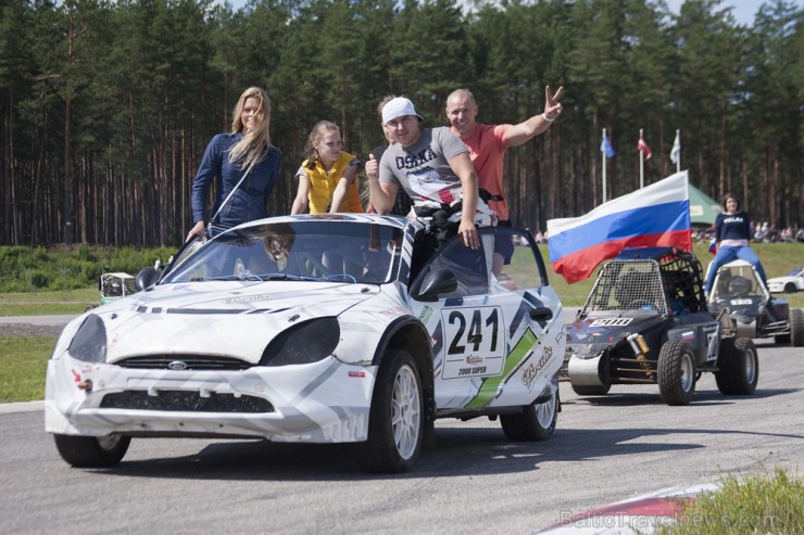 Ar spraigām cīņām sporta kompleksā 333 skatītājus priecē NEZ rallijkrosa čempionāts 155931