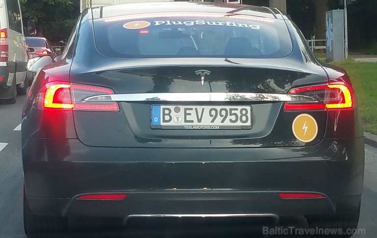 Tesla Model S sportiskais, bet tajā pašā brīdī neuzkrītošais, izskats 156094