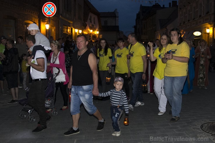 Cēsu svētkos atjaunota gājiena tradīcija 156331