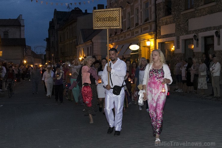 Cēsu svētkos atjaunota gājiena tradīcija 156339