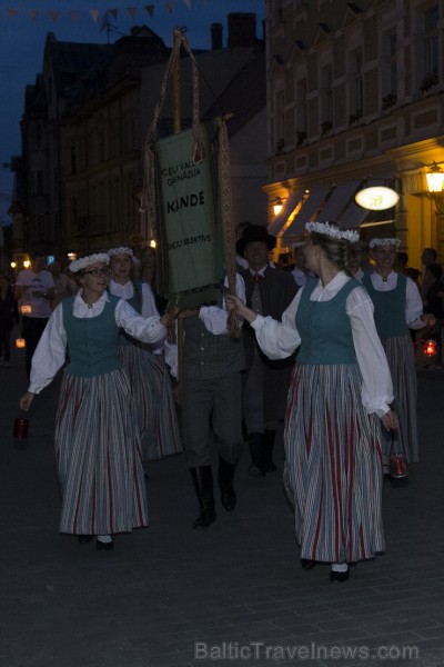 Cēsu svētkos atjaunota gājiena tradīcija 156342