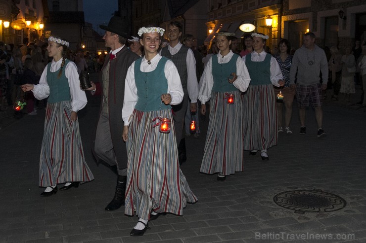 Cēsu svētkos atjaunota gājiena tradīcija 156344