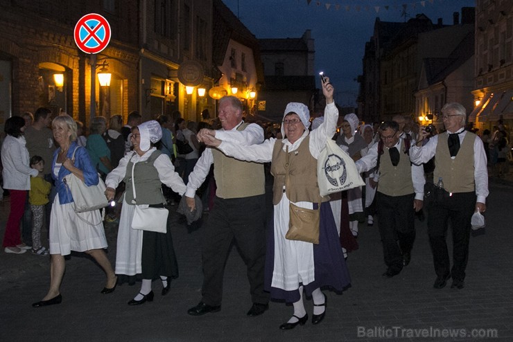 Cēsu svētkos atjaunota gājiena tradīcija 156369