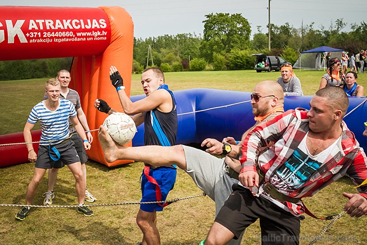 Fitnesa klubu tīkls Atletika atzīme 10 gadu jubileju ar krašņu pasākumu pirātu stilā www.atletika.lv 156768