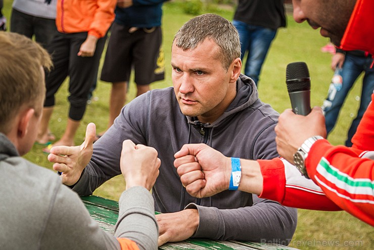 Fitnesa klubu tīkls Atletika atzīme 10 gadu jubileju ar krašņu pasākumu pirātu stilā www.atletika.lv 156793