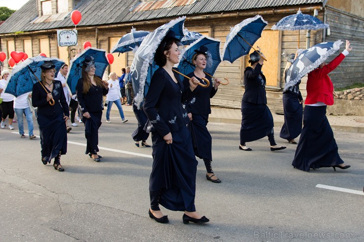 Ar tradicionālo svētku gājienu atklāti Limbažu pilsētas svētki 156870