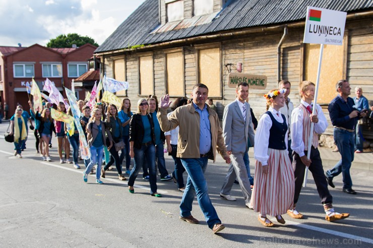 Ar tradicionālo svētku gājienu atklāti Limbažu pilsētas svētki 156880