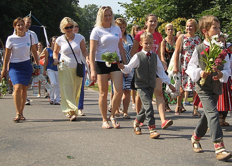 Ikšķile ar vērienīgu svētku gājienu un koncertu svin 830. gadu jubileju 157688