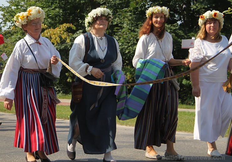 Ikšķile ar vērienīgu svētku gājienu un koncertu svin 830. gadu jubileju 157689