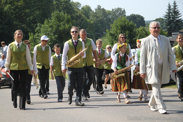 Ikšķile ar vērienīgu svētku gājienu un koncertu svin 830. gadu jubileju 157720