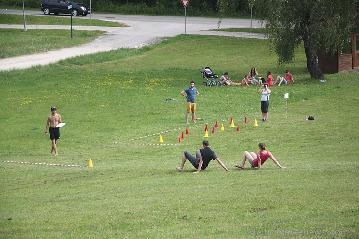 Bārmeņi, pavāri, viesmīļi, istabenes un direktori cīnās par sportiskā uzņēmuma titulu 157937