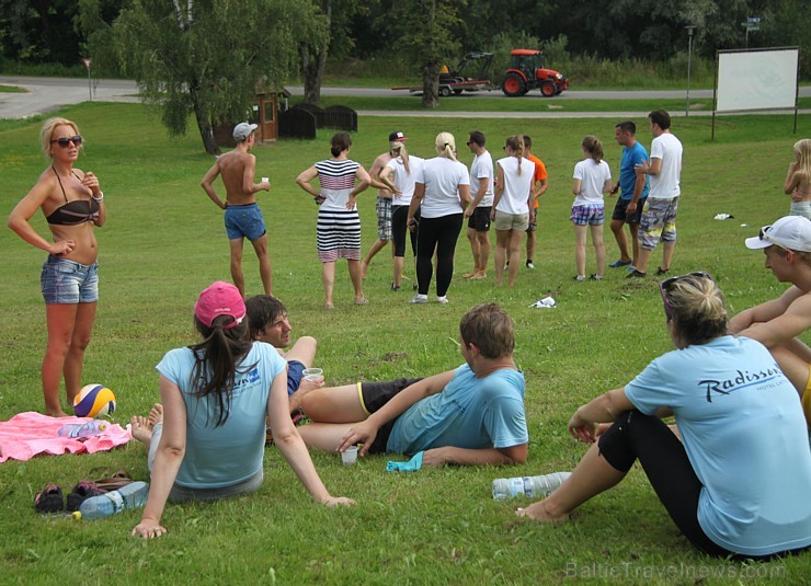 Bārmeņi, pavāri, viesmīļi, istabenes un direktori cīnās par sportiskā uzņēmuma titulu 157980