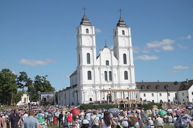 Aglona svin Vissvētākās Jaunavas Marijas debesīs uzņemšanas svētkus 158333