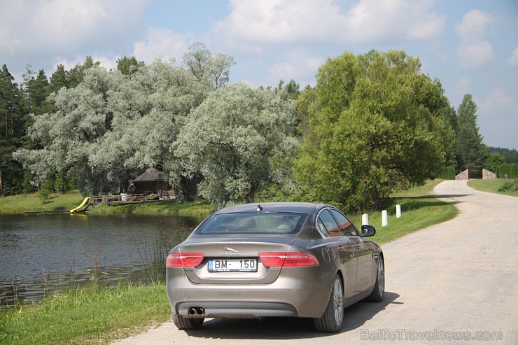 Travelnews.lv redakcija ceļo ar jauno Jaguar XE uz Vidzemi un Latgali, lai izbaudītu britu automobiļa šarmu Latvijas ceļos 158474