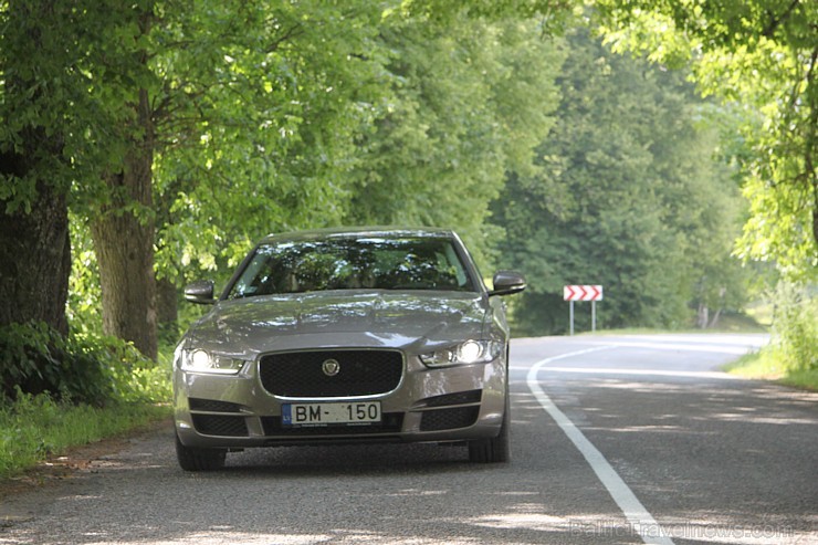 Travelnews.lv redakcija ceļo ar jauno Jaguar XE uz Vidzemi un Latgali, lai izbaudītu britu automobiļa šarmu Latvijas ceļos 158476