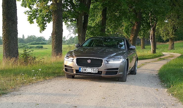 Travelnews.lv redakcija ceļo ar jauno Jaguar XE uz Vidzemi un Latgali, lai izbaudītu britu automobiļa šarmu Latvijas ceļos 158494