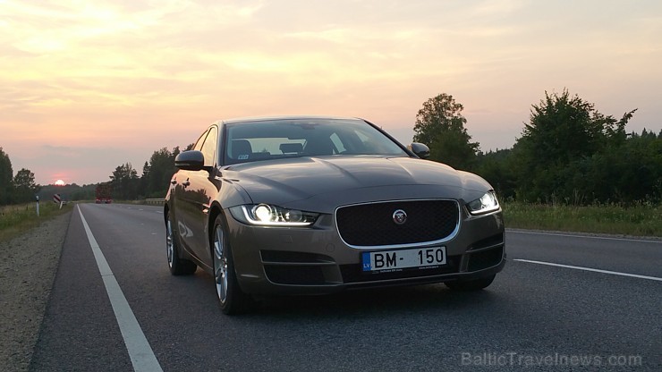 Travelnews.lv redakcija ceļo ar jauno Jaguar XE uz Vidzemi un Latgali, lai izbaudītu britu automobiļa šarmu Latvijas ceļos 158495