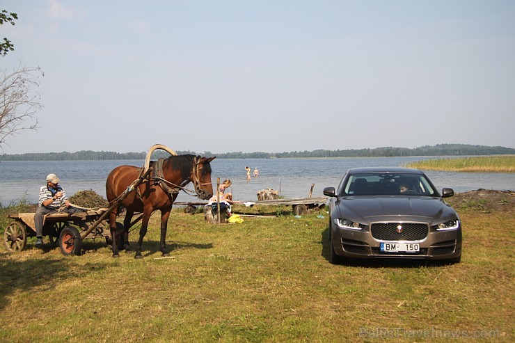 Travelnews.lv redakcija ceļo ar jauno Jaguar XE uz Vidzemi un Latgali, lai izbaudītu britu automobiļa šarmu Latvijas ceļos 158510