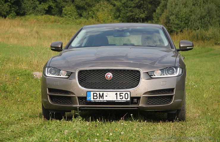 Travelnews.lv redakcija ceļo ar jauno Jaguar XE uz Vidzemi un Latgali, lai izbaudītu britu automobiļa šarmu Latvijas ceļos 158513