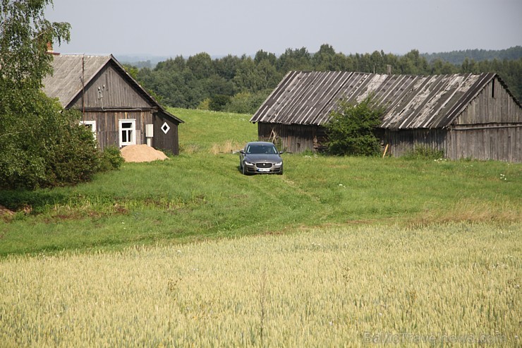 Travelnews.lv redakcija ceļo ar jauno Jaguar XE uz Vidzemi un Latgali, lai izbaudītu britu automobiļa šarmu Latvijas ceļos 158519