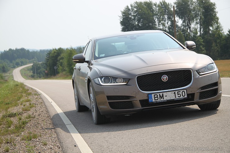 Travelnews.lv redakcija ceļo ar jauno Jaguar XE uz Vidzemi un Latgali, lai izbaudītu britu automobiļa šarmu Latvijas ceļos 158521