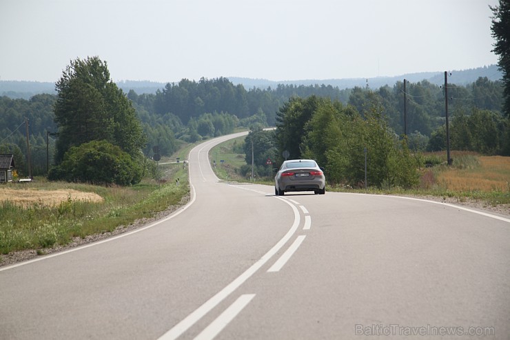 Travelnews.lv redakcija ceļo ar jauno Jaguar XE uz Vidzemi un Latgali, lai izbaudītu britu automobiļa šarmu Latvijas ceļos 158523