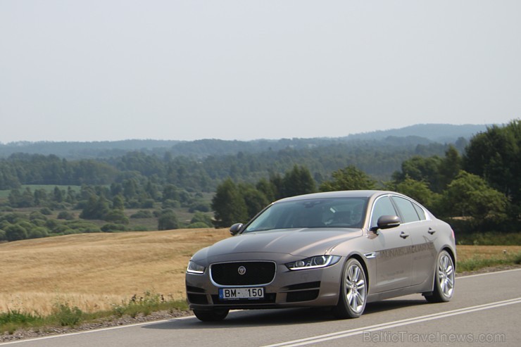 Travelnews.lv redakcija ceļo ar jauno Jaguar XE uz Vidzemi un Latgali, lai izbaudītu britu automobiļa šarmu Latvijas ceļos 158524