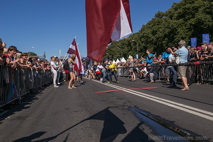 Virves vilkšanas sacensībās Rīgas svētkos uzvar Daugavas Labā krasta komanda 158784