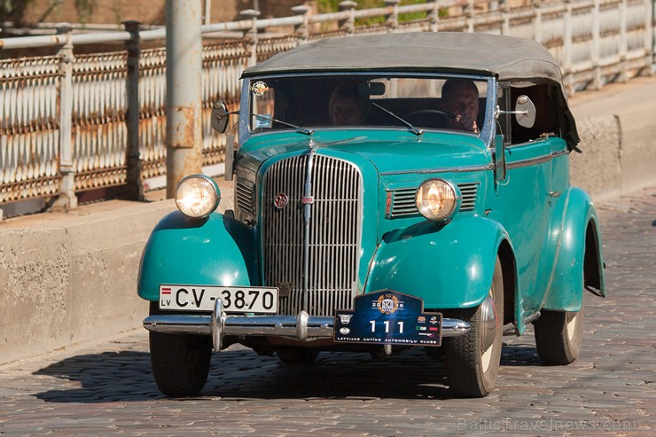 «Riga Retro 2015» pulcē vairāk kā 300 klasisko spēkratu 158817