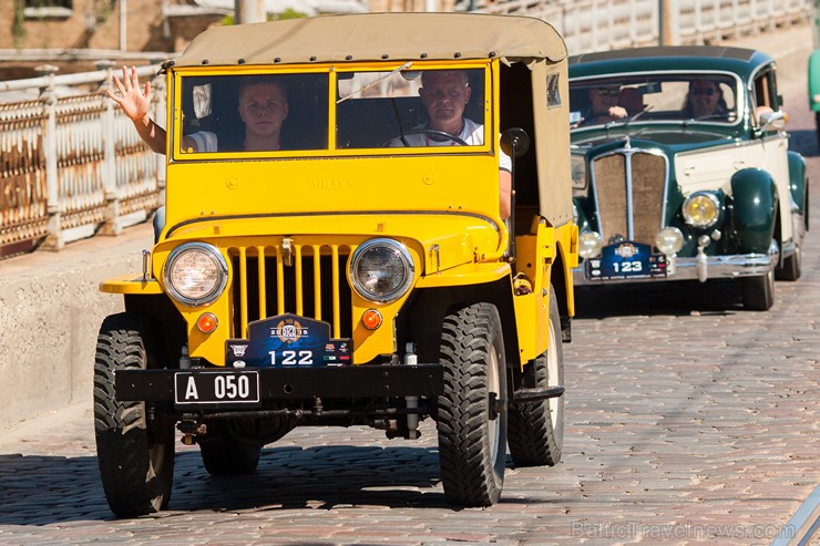 «Riga Retro 2015» pulcē vairāk kā 300 klasisko spēkratu 158827