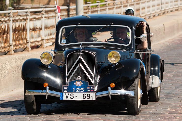 «Riga Retro 2015» pulcē vairāk kā 300 klasisko spēkratu 158830