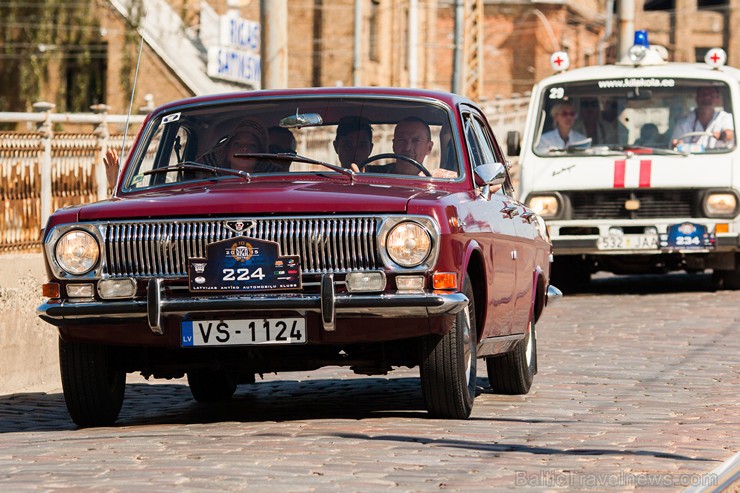 «Riga Retro 2015» pulcē vairāk kā 300 klasisko spēkratu 158835