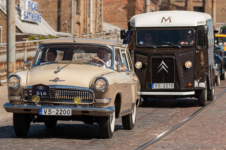 «Riga Retro 2015» pulcē vairāk kā 300 klasisko spēkratu 158840