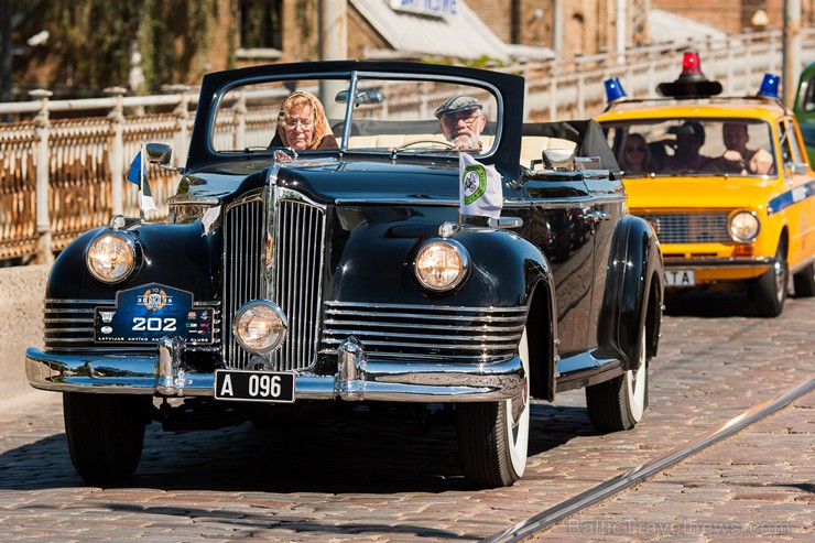 «Riga Retro 2015» pulcē vairāk kā 300 klasisko spēkratu 158841