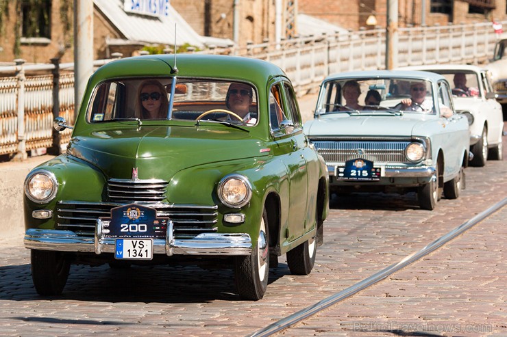 «Riga Retro 2015» pulcē vairāk kā 300 klasisko spēkratu 158843