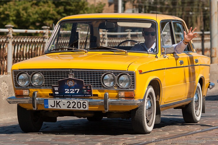 «Riga Retro 2015» pulcē vairāk kā 300 klasisko spēkratu 158849