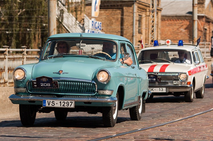 «Riga Retro 2015» pulcē vairāk kā 300 klasisko spēkratu 158852