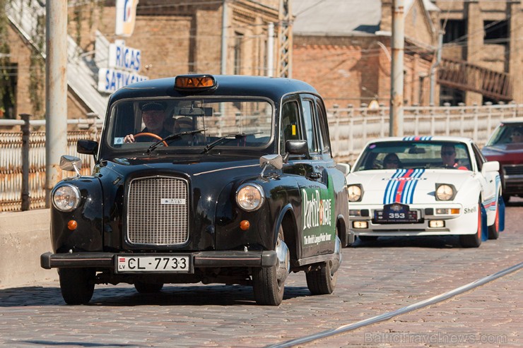 «Riga Retro 2015» pulcē vairāk kā 300 klasisko spēkratu 158896