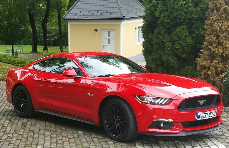 Travelnews.lv redakcija divas dienas ceļo ar jauno un leģendāro Ford Mustang (2,3 litru un 5.0 litru motoru) Ungārijā 158962