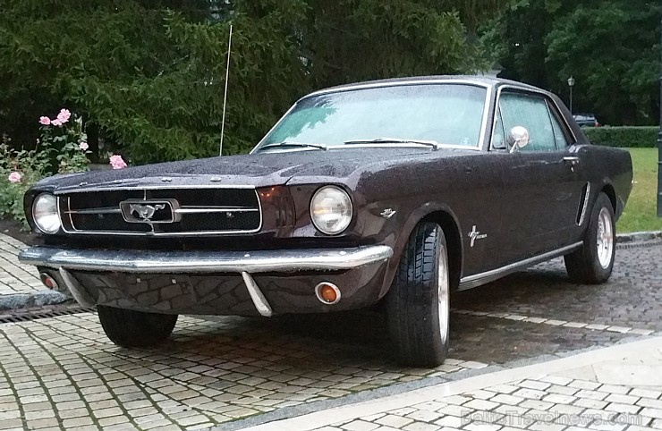 Leģendārais Ford Mustang, ko uzsāka būvēt 1964. gadā un ieguva milzīgu popularitāti visā pasaulē 158963