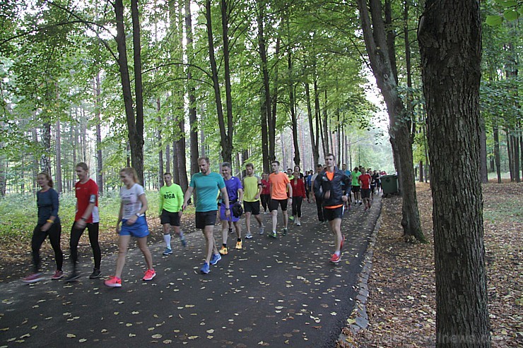 «Nike Riga Run»  treniņi pulcē Mežaparkā simtiem sportisku ļaužu, jo 13.09.2015 (svētdien) entuziasti un profesionāļi sacentīsies lielākajā rudens sta 159860