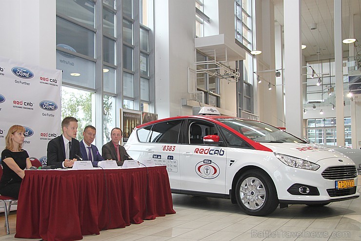 AS Rīgas Taksometru parks papildina (8.09.2015) autoparku ar 20 jauniem Ford S-Max  modeļiem 160247