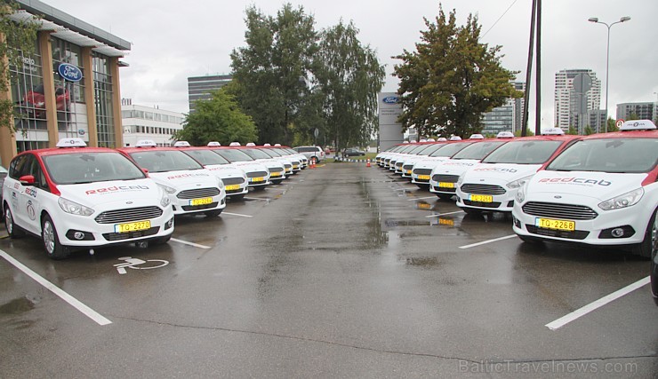 AS Rīgas Taksometru parks papildina (8.09.2015) autoparku ar 20 jauniem Ford S-Max  modeļiem 160264