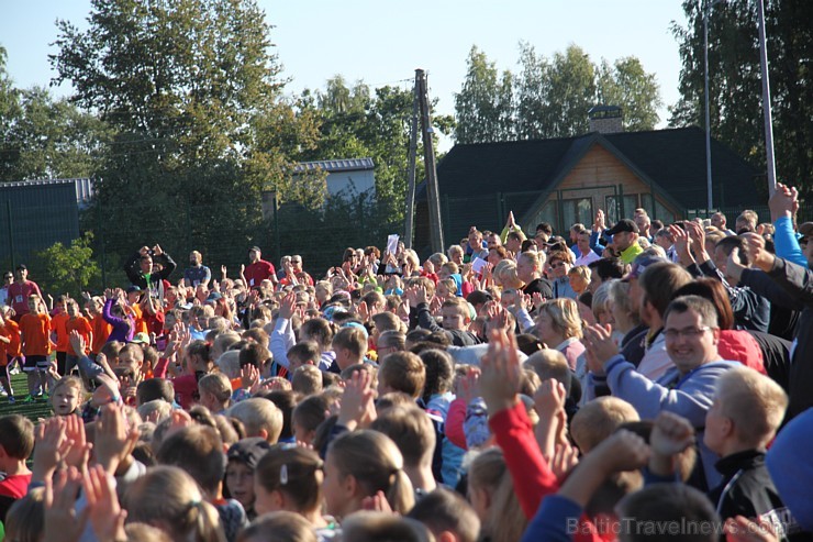 Tēva diena Ikšķiles vidusskolā tiek atzīmē sportiskā garā 160471