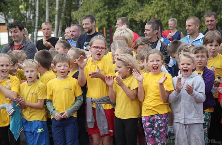 Tēva diena Ikšķiles vidusskolā tiek atzīmē sportiskā garā 160479