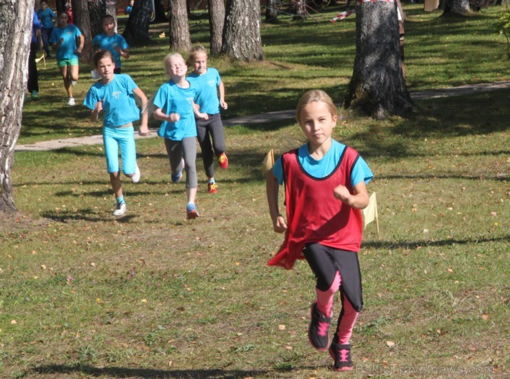 Tēva diena Ikšķiles vidusskolā tiek atzīmē sportiskā garā 160518