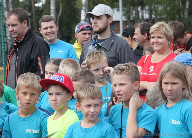 Tēva diena Ikšķiles vidusskolā tiek atzīmē sportiskā garā 160554